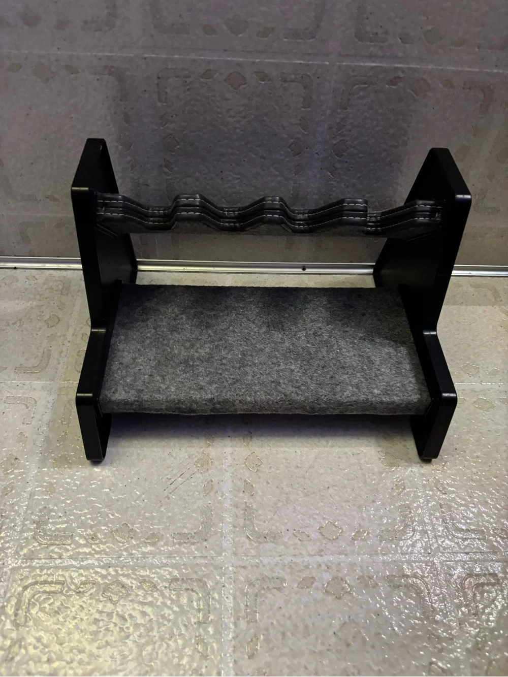 Mind & Action compact black